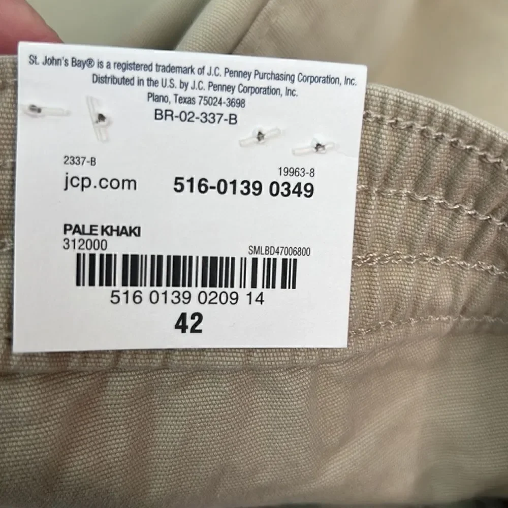 Saint John’s Bay tan elastic waist shorts size 42 NWT